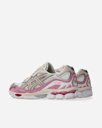 Chaussures de running ASICS beiges et roses