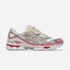 Chaussures de running ASICS beiges et roses