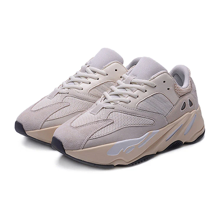 Baskets Yeezy 700 Beige Rose