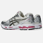 Chaussures de running ASICS blanches et roses